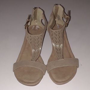 Kenneth Cole sandals